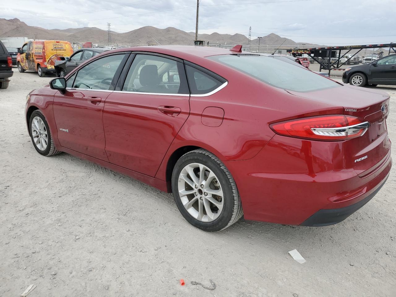 Изображение 2 2019 FORD FUSION SE 2019 с VIN 3FA6P0LU4KR188759