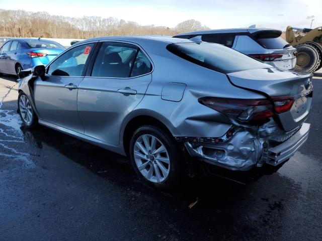Obraz 2 z 2022 TOYOTA CAMRY LE 2022 z VIN 4T1C11AKXNU646397