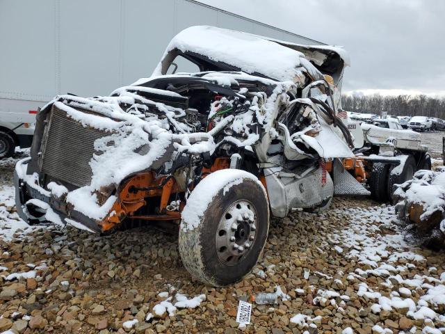 Image 2 of 2015 FREIGHTLINER CASCADIA 125  2015 with VIN 3AKJGLD58FSGL3215