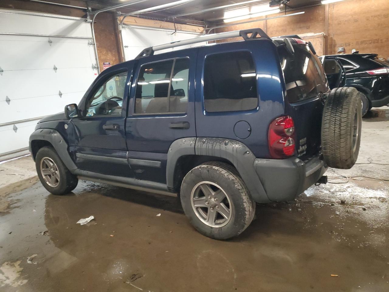 Изображение 2 2005 JEEP LIBERTY RENEGADE 2005 с VIN 1J4GL38K45W723068