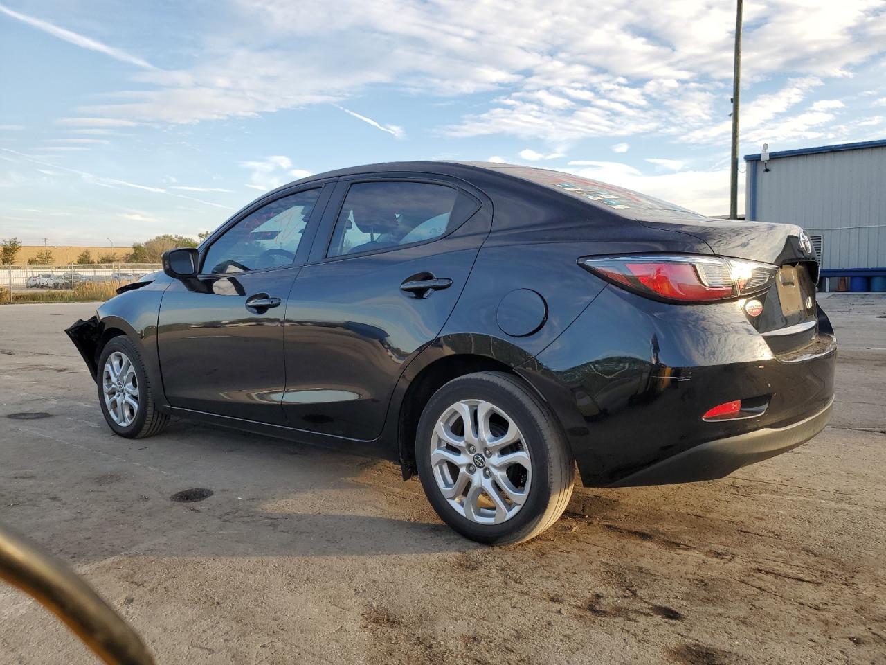 Image 2 of 2017 TOYOTA YARIS IA  2017 with VIN 3MYDLBYV0HY190146