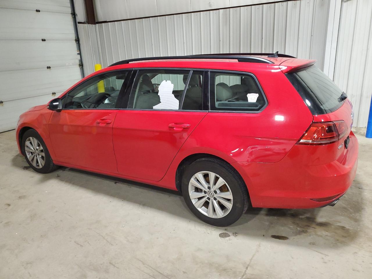 Obraz 2 z 2017 VOLKSWAGEN GOLF SPORTWAGEN S 2017 z VIN 3VW017AUXHM532742