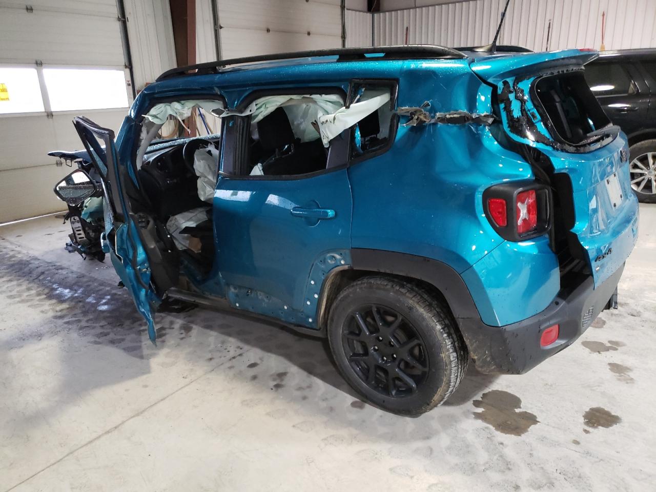 Изображение 2 2020 JEEP RENEGADE LATITUDE 2020 с VIN ZACNJBBB8LPL08302