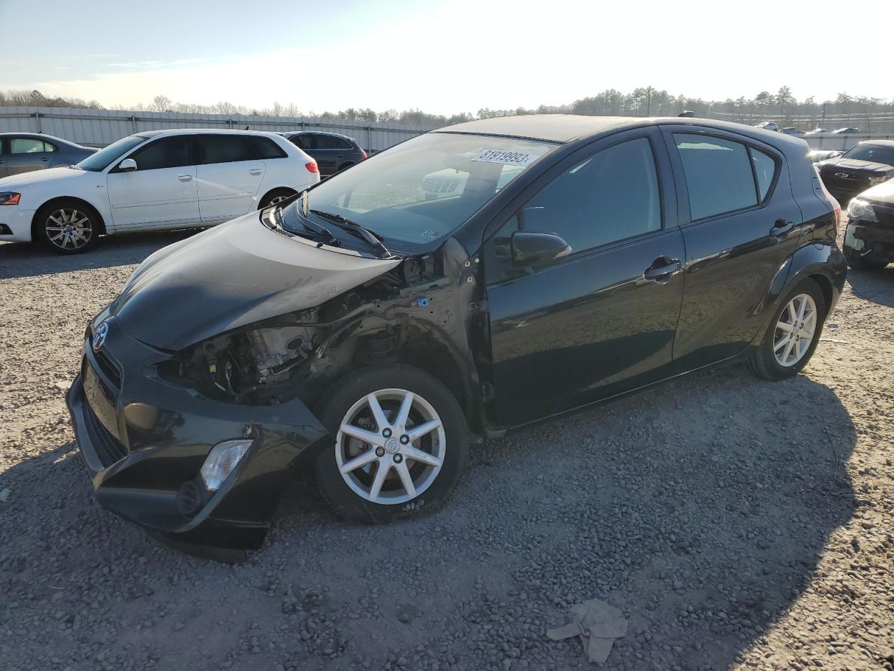 Image 1 of 2015 TOYOTA PRIUS C  2015 with VIN JTDKDTB3XF1584738
