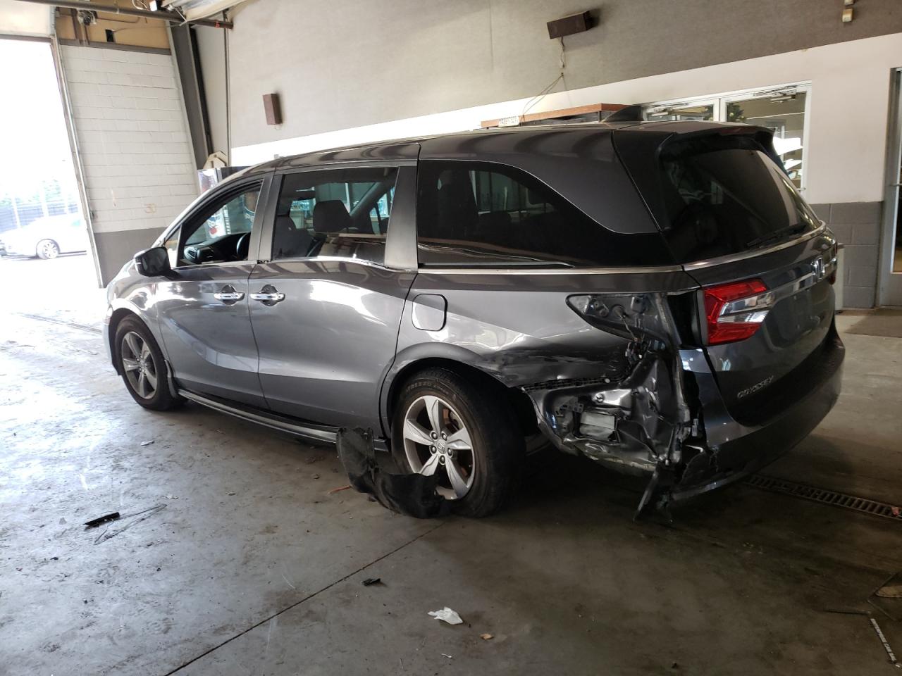 Image 2 of 2019 HONDA ODYSSEY EXL 2019 with VIN 5FNRL6H73KB098643
