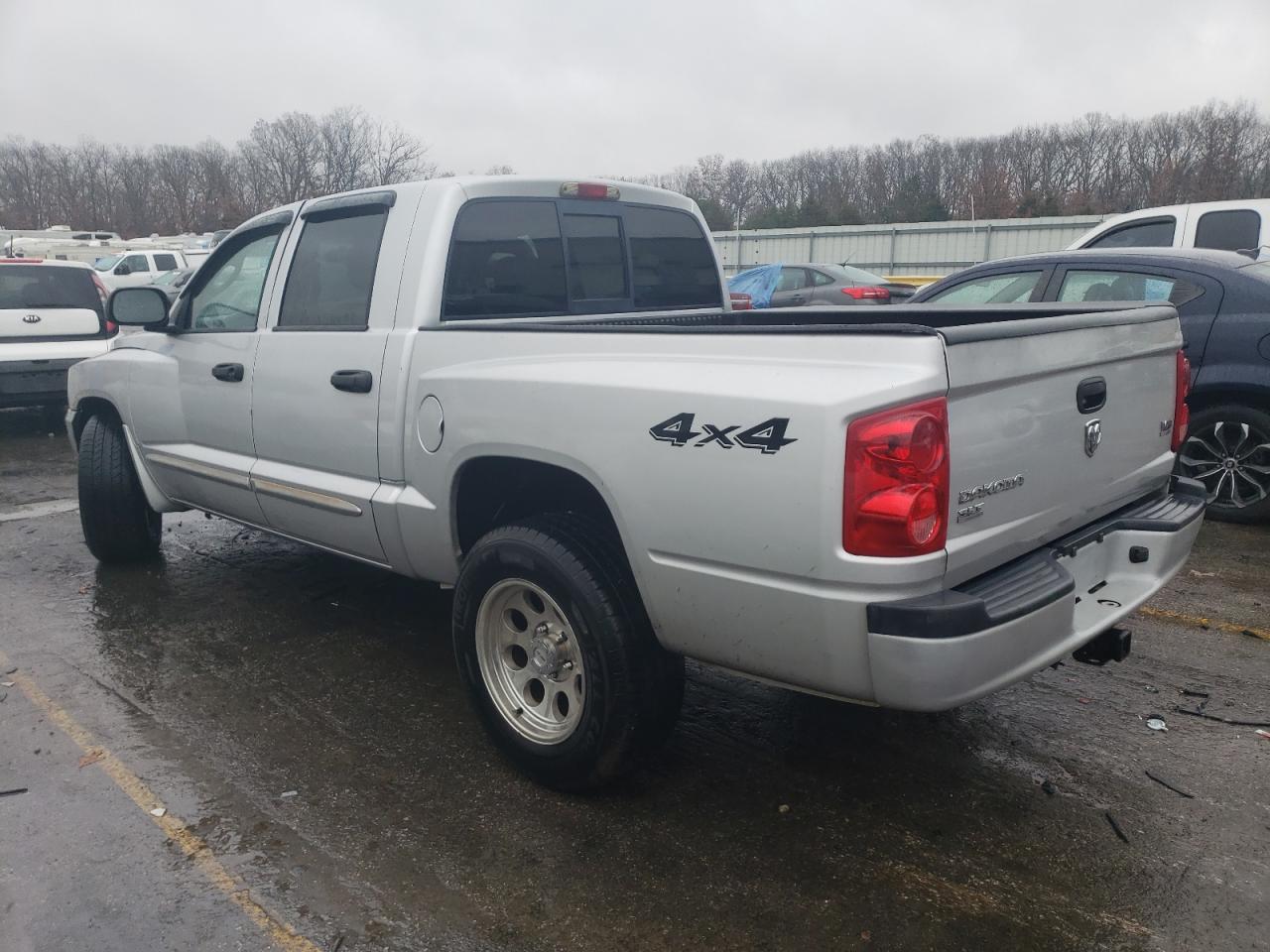 Изображение 2 2005 DODGE DAKOTA QUAD SLT 2005 с VIN 1D7HW48N35S113936