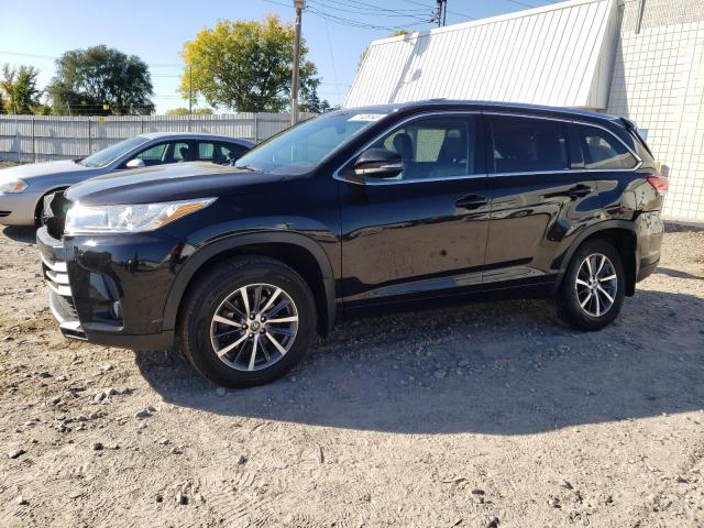 Image 1 of 2018 TOYOTA HIGHLANDER SE 2018 with VIN 5TDJZRFH7JS881130