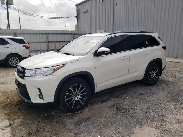 Image 1 of 2018 TOYOTA HIGHLANDER SE 2018 with VIN 5TDJZRFH9JS546273
