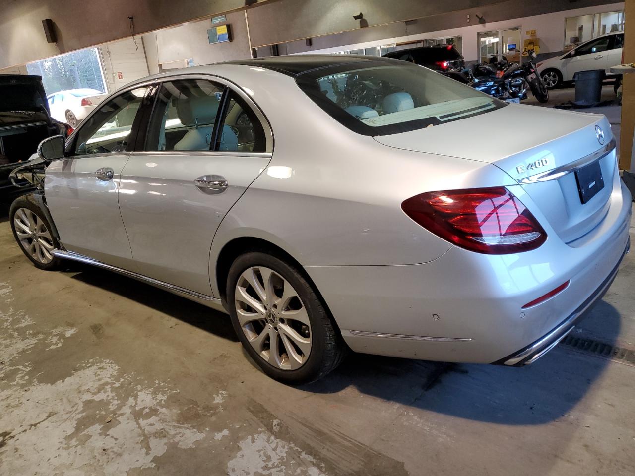 Obraz 2 z 2018 MERCEDES-BENZ E 400 4MATIC 2018 z VIN WDDZF6GB7JA476814