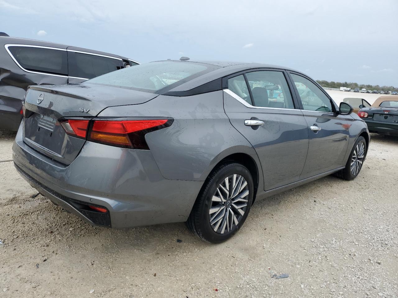Изображение 3 2024 NISSAN ALTIMA SV 2024 с VIN 1N4BL4DV0RN324097