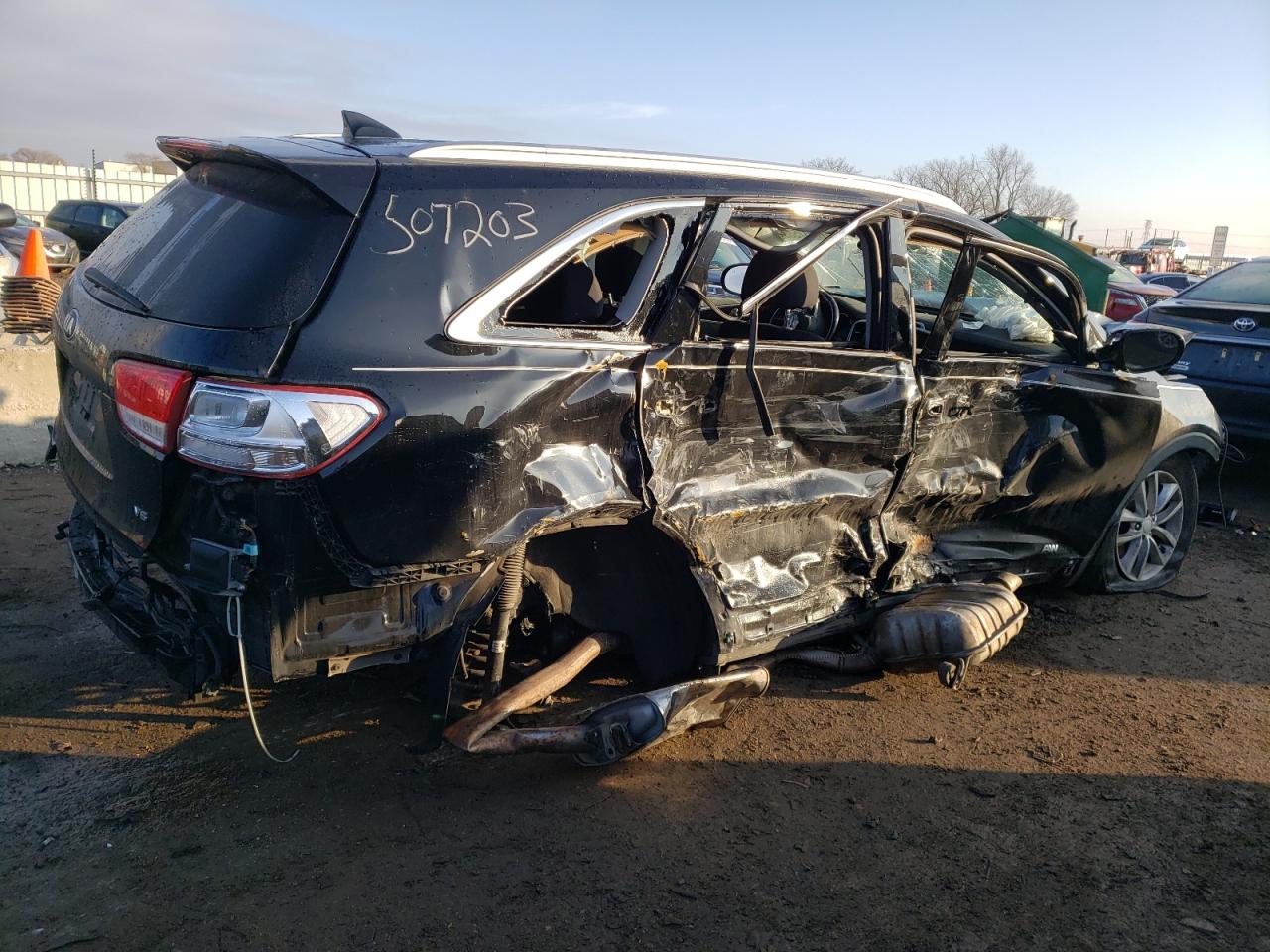 Image 3 of 2018 KIA SORENTO LX 2018 with VIN 5XYPGDA52JG366680