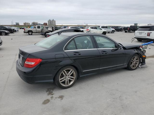 Obraz 3 z 2013 MERCEDES-BENZ C 250 2013 z VIN WDDGF4HB5DR275364