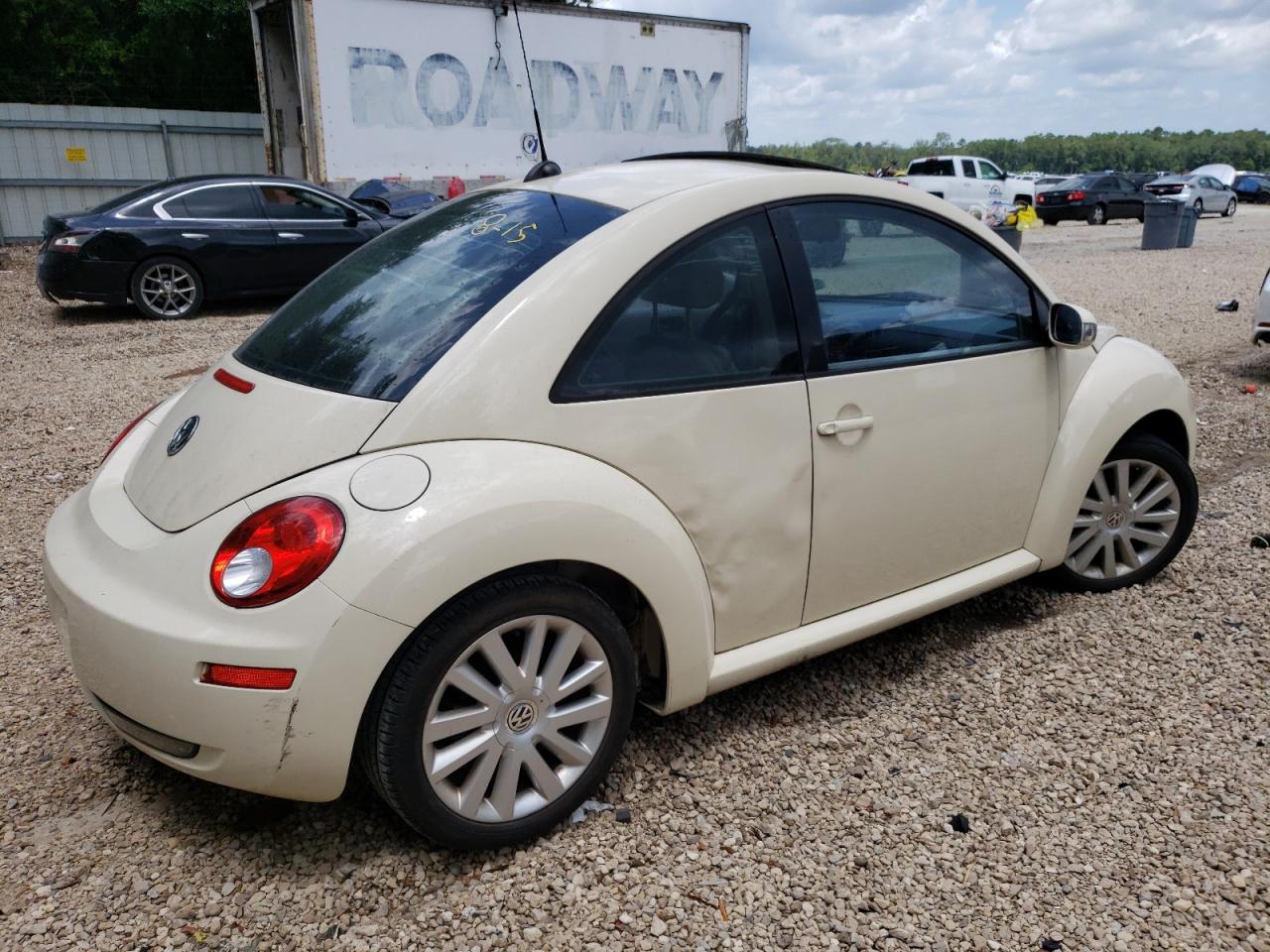Image 3 of Volkswagen New Beetle S 2008 with VIN 3VWRW31C38M507111