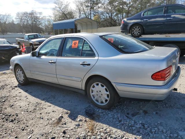 Image 2 of 1999 MERCEDES-BENZ E 320 1999 with VIN WDBJF65H0XA946770
