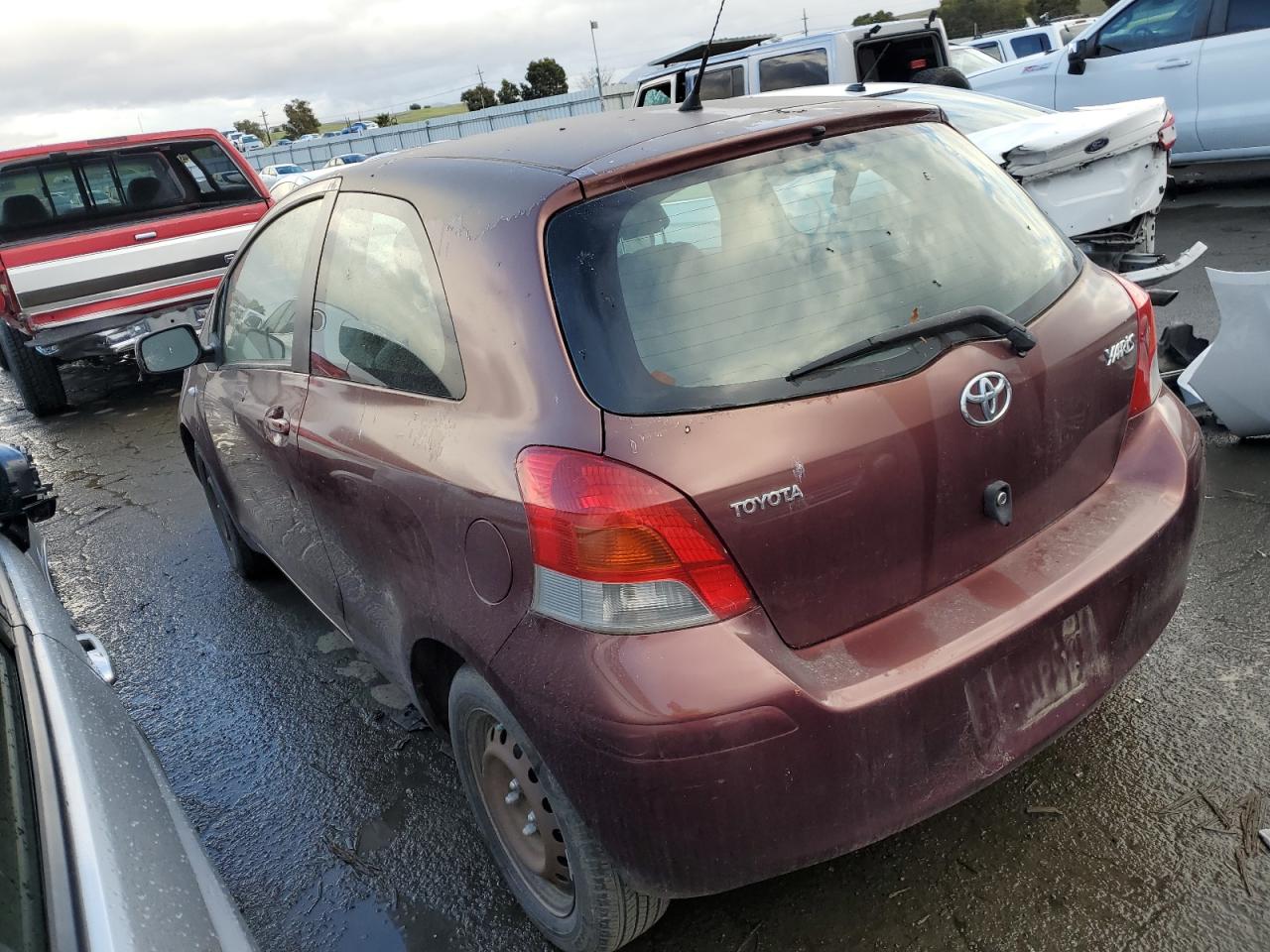 Image 2 of 2010 TOYOTA YARIS  2010 with VIN JTDJT4K30A5303584