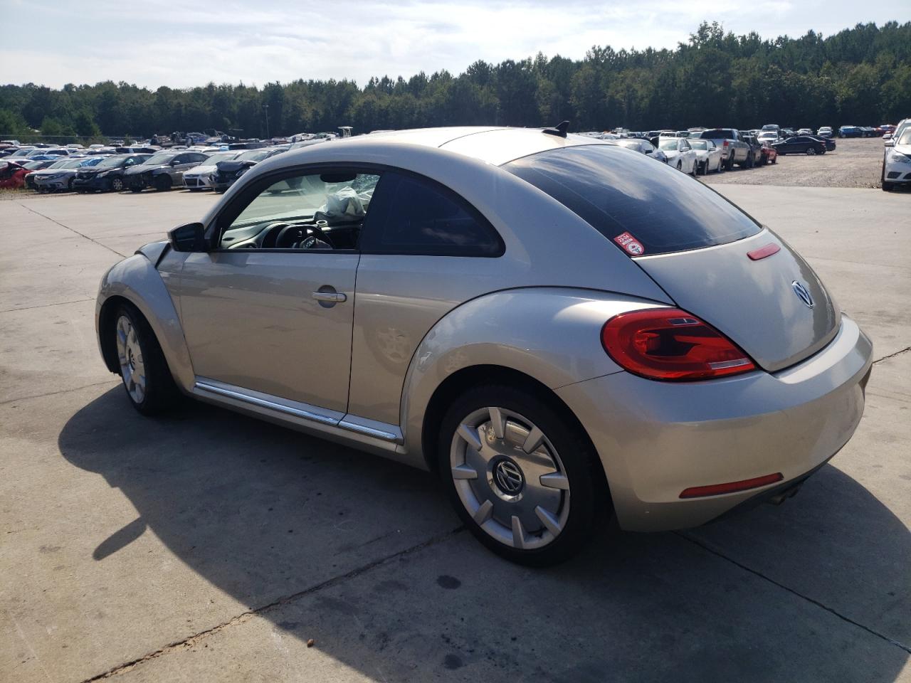 Image 2 of Volkswagen Beetle 2012 with VIN 3VWJP7AT4CM631754