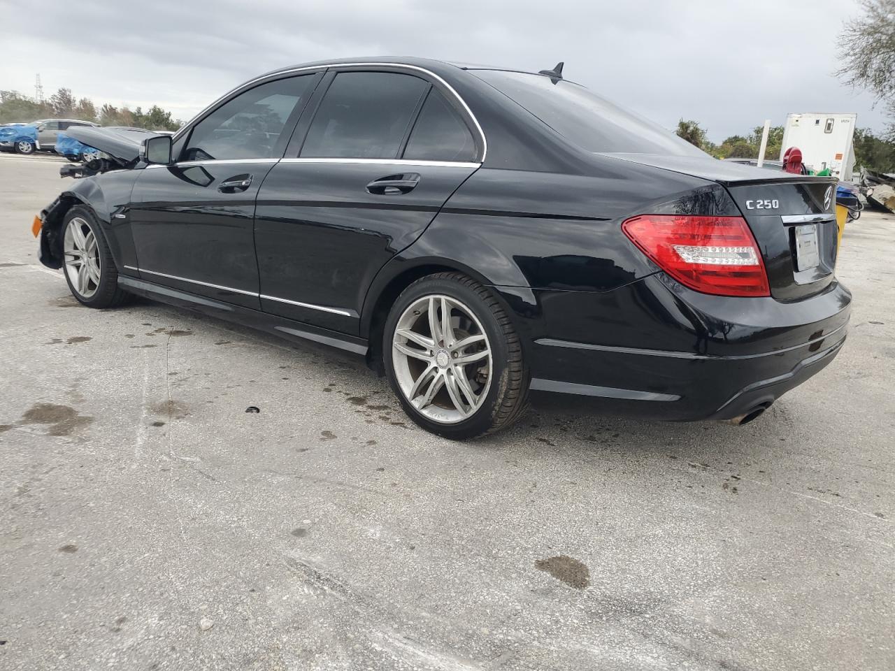 Image 2 of Mercedes-Benz C 250 2012 with VIN WDDGF4HB8CA657823