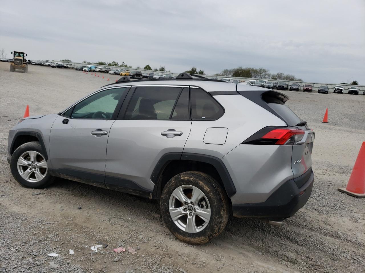 Image 2 of 2021 TOYOTA RAV4 XLE 2021 with VIN 2T3W1RFVXMC117621