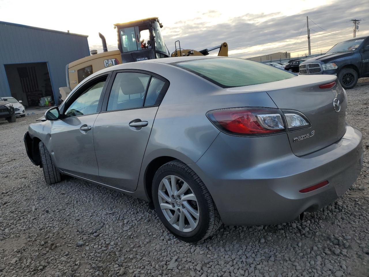 Obraz 2 z 2012 MAZDA 3 I 2012 z VIN JM1BL1V7XC1557895