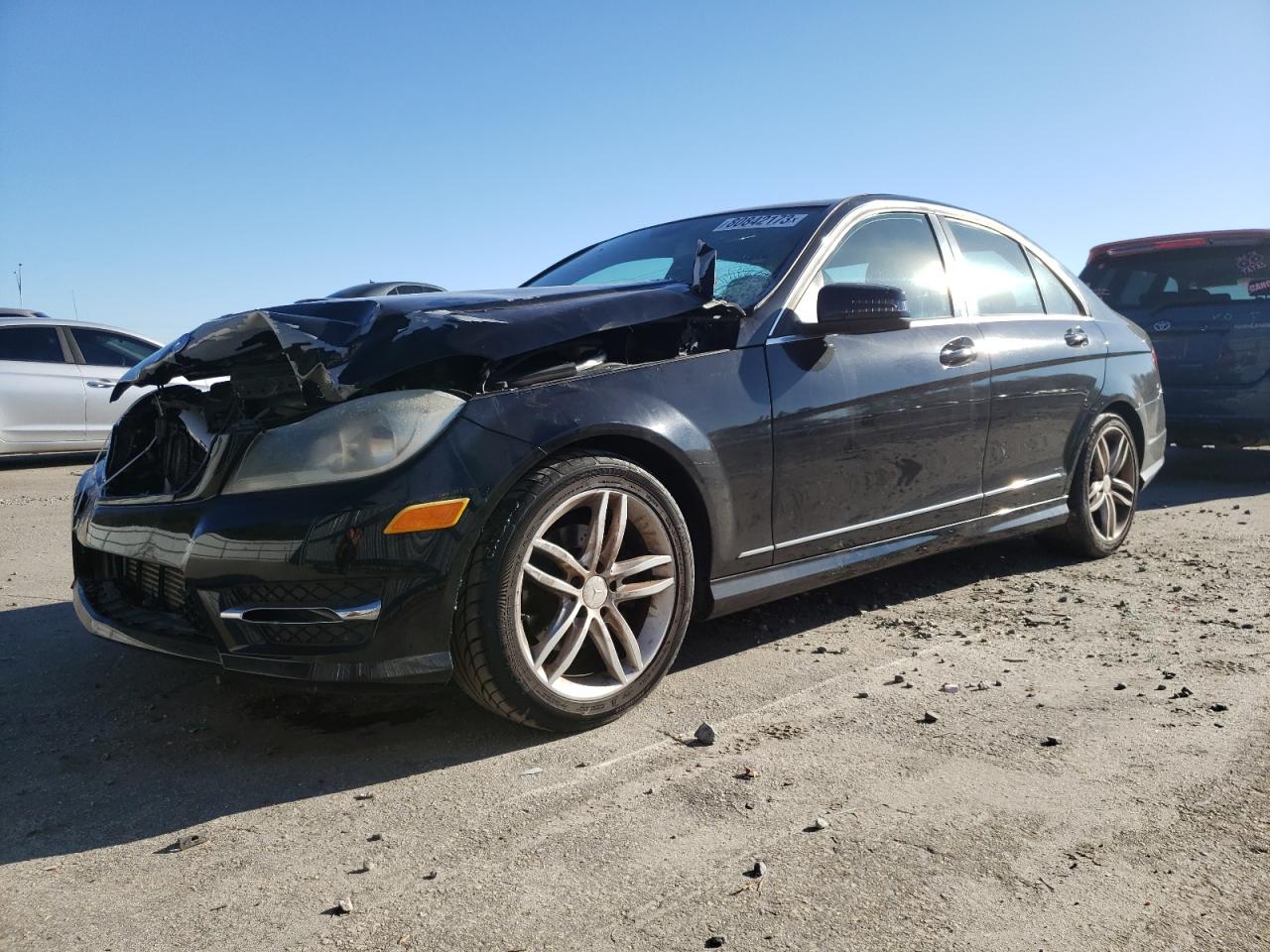 Изображение 1 2013 MERCEDES-BENZ C 250 2013 с VIN WDDGF4HB4DA831257