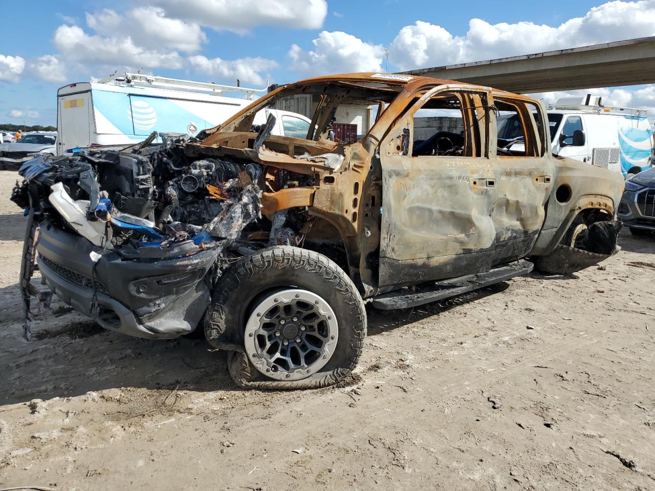 Изображение 1 2021 RAM 1500 TRX 2021 с VIN 1C6SRFU98MN500188