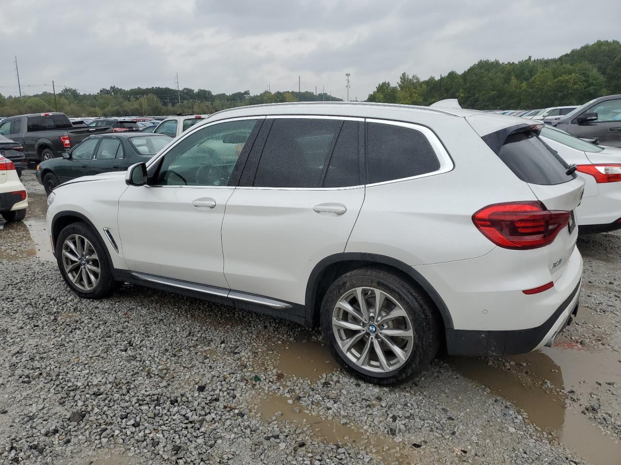 Obraz 2 z 2018 BMW X3 XDRIVE30I 2018 z VIN 5UXTR9C57JLD73634