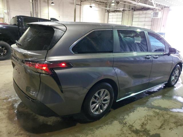 Obraz 3 z 2022 TOYOTA SIENNA XLE 2022 z VIN 5TDYSKFC2NS070095