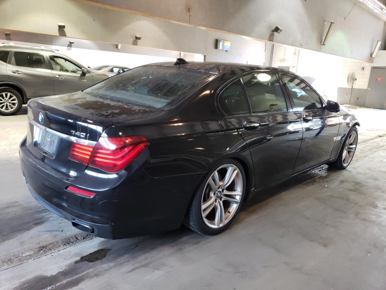 Obraz 3 z 2014 BMW 740 I 2014 z VIN WBAYA6C54ED144576