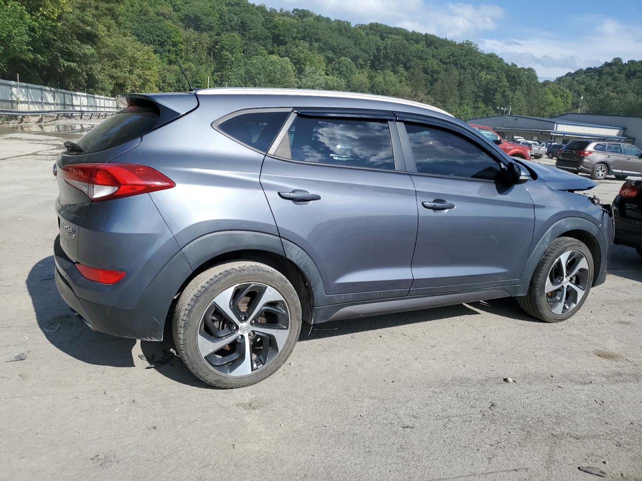 Obraz 3 z 2016 HYUNDAI TUCSON LIMITED 2016 z VIN KM8J3CA24GU031750