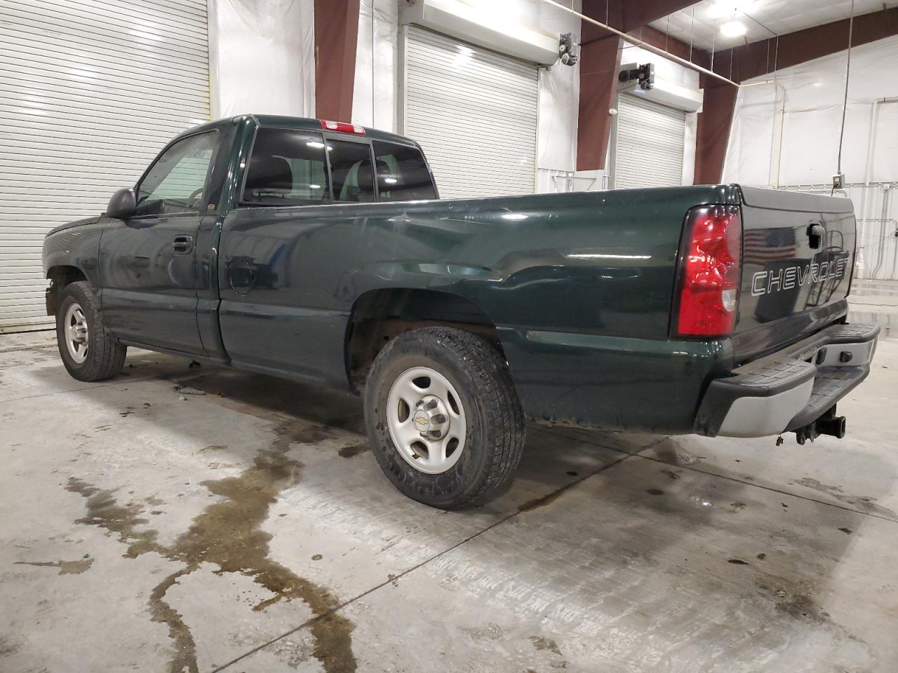 Image 2 of 2004 CHEVROLET SILVERADO C1500 2004 with VIN 1GCEC14X24Z307536