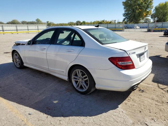 Obraz 2 z 2014 MERCEDES-BENZ C 300 4MATIC 2014 z VIN WDDGF8AB1EA950225