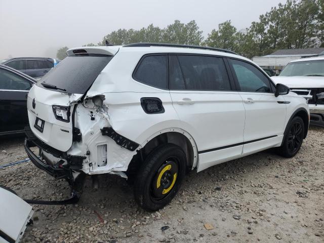 Изображение 3 2022 VOLKSWAGEN TIGUAN SE R-LINE BLACK 2022 с VIN 3VV8B7AX7NM135080