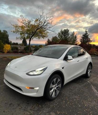 Obraz 2 z 2022 TESLA MODEL Y  2022 z VIN 7SAYGDEE7NF544954