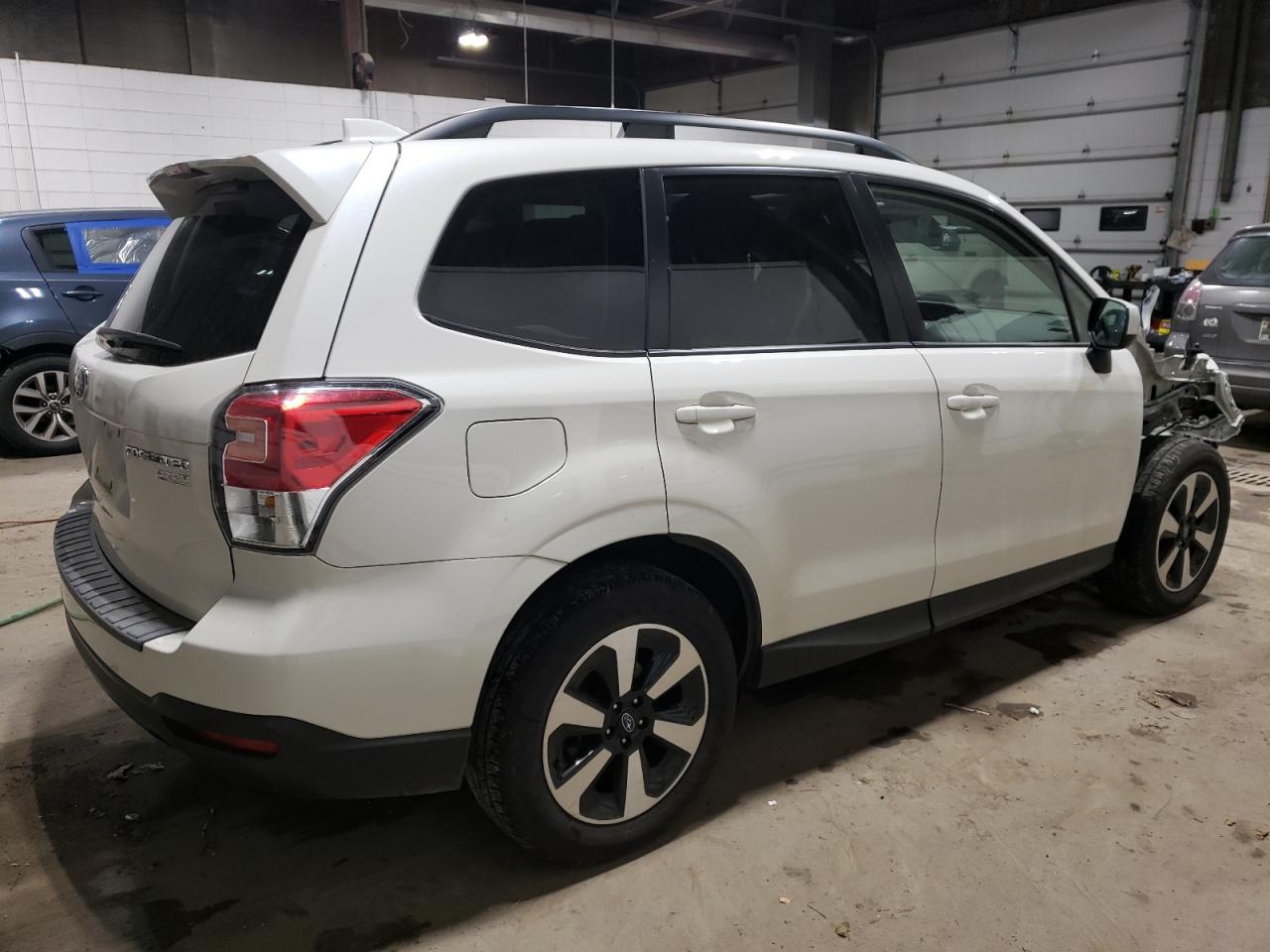 Изображение 3 2017 SUBARU FORESTER 2.5I PREMIUM 2017 с VIN JF2SJAEC4HH804654