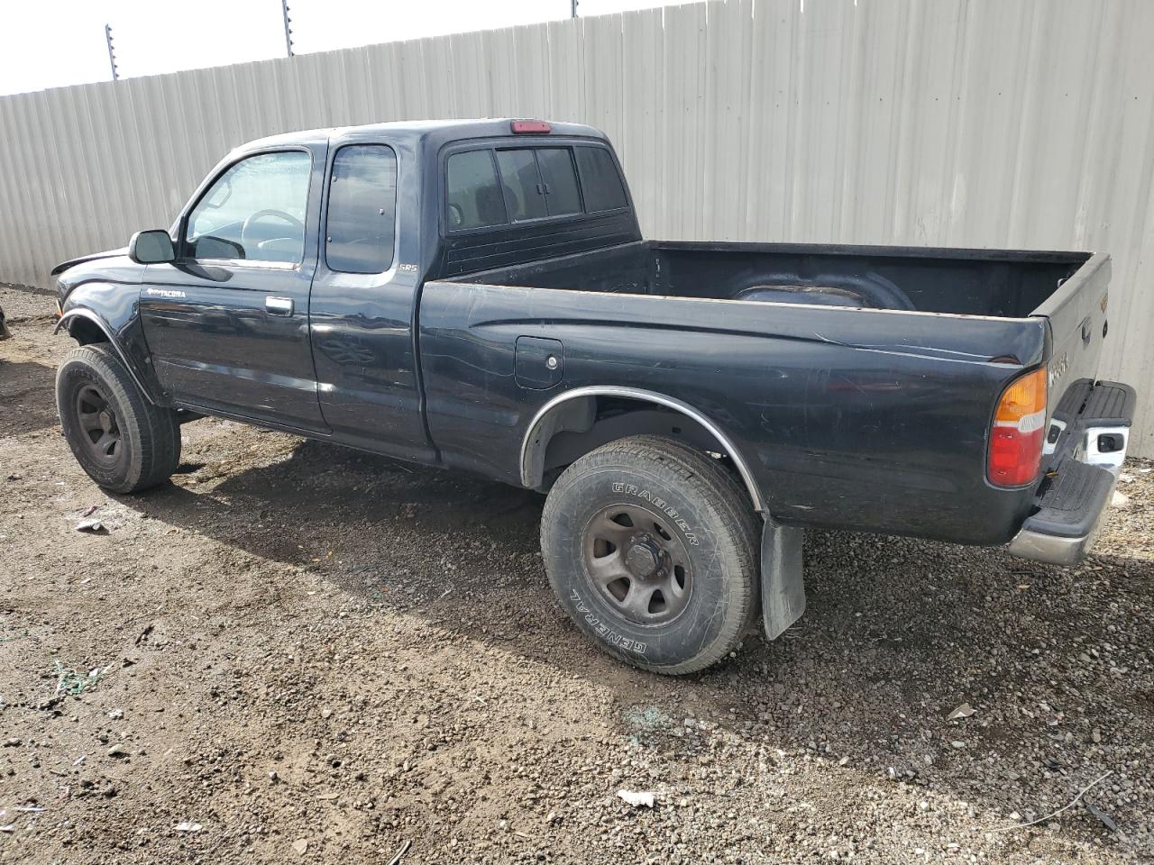 Image 2 of 2000 TOYOTA TACOMA XTRACAB PRERUNNER 2000 with VIN 4TASM92N6YZ675087