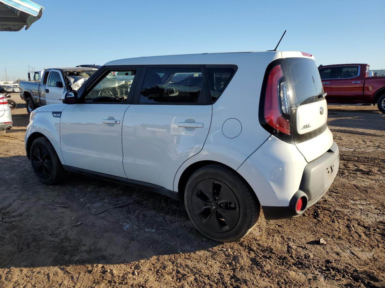Изображение 2 2016 KIA SOUL  2016 с VIN KNDJN2A23G7359345