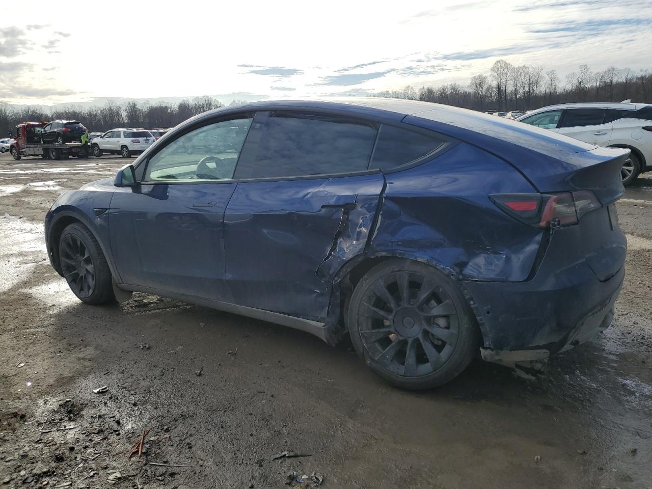 Obraz 2 z 2021 TESLA MODEL Y  2021 z VIN 5YJYGDEE0MF242109