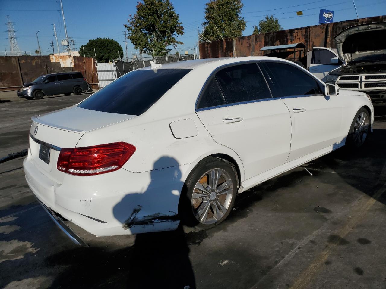 Image 3 of 2014 MERCEDES-BENZ E 350 2014 with VIN WDDHF5KB8EA813042