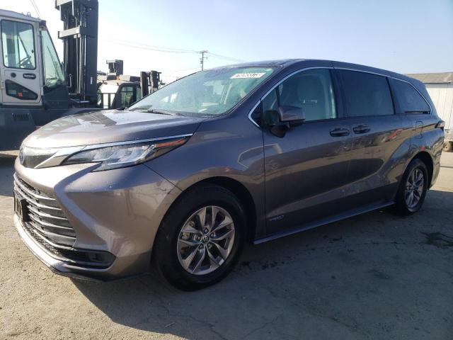 Изображение 2021 TOYOTA SIENNA LE 2021