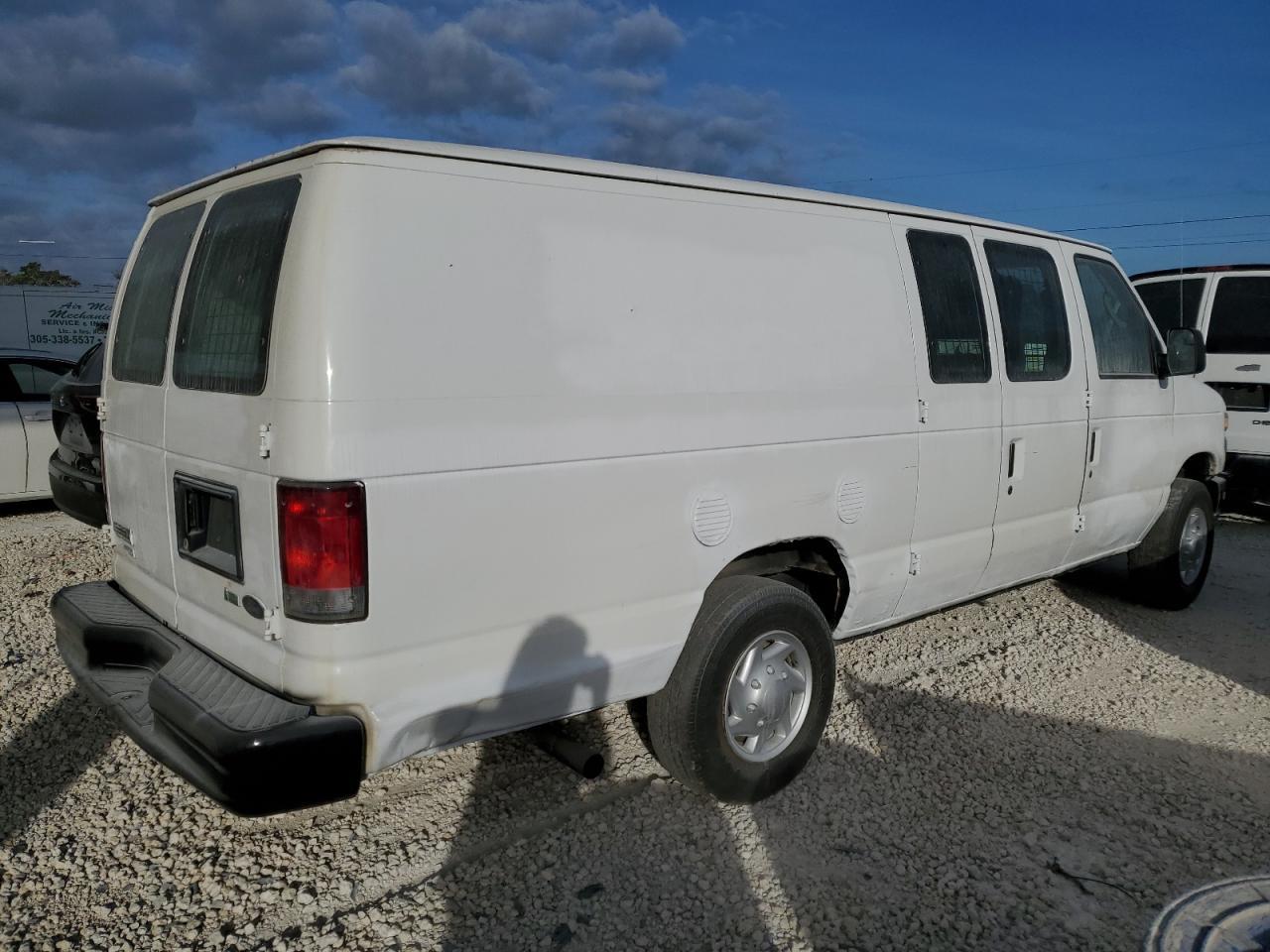 Изображение 3 2014 FORD ECONOLINE E350 SUPER DUTY VAN 2014 с VIN 1FDSS3EL4EDB04588