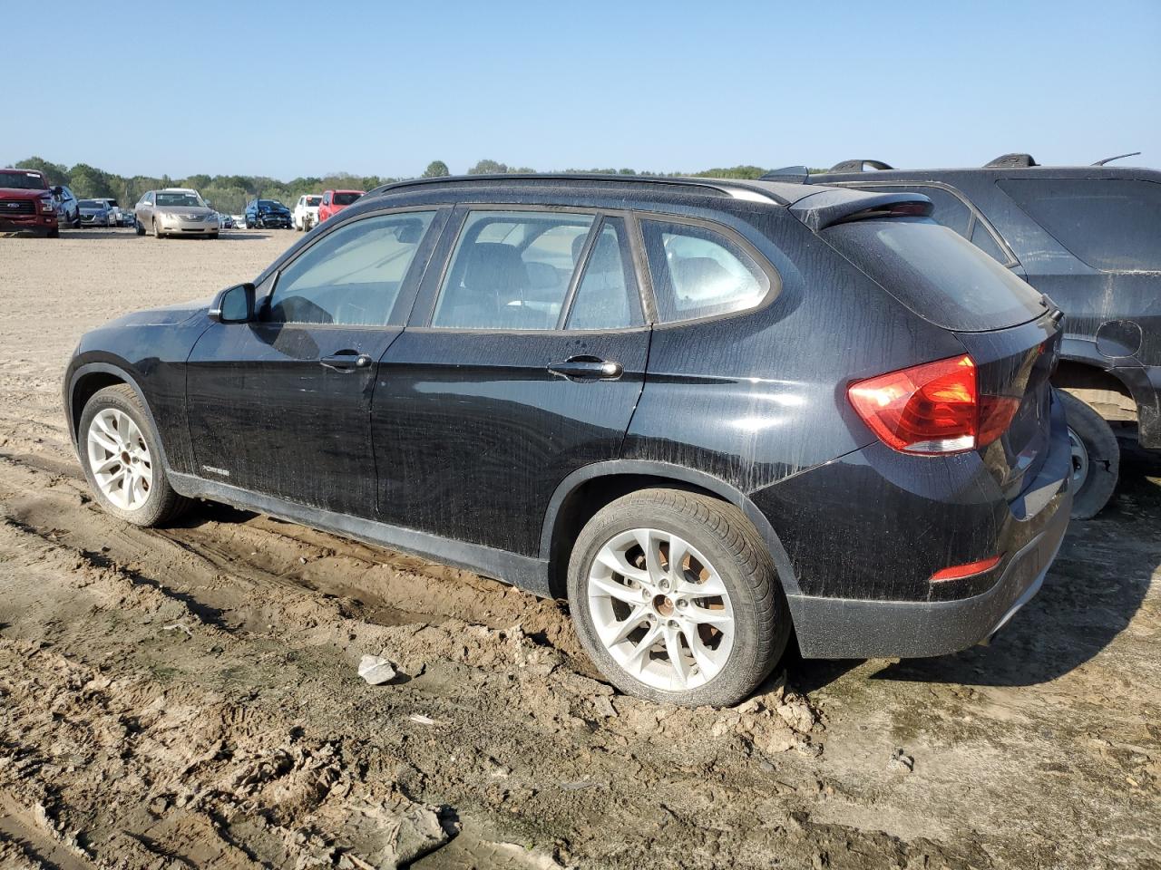 Image 2 of Bmw X1 Xdrive28I 2015 with VIN WBAVL1C53FVY30104