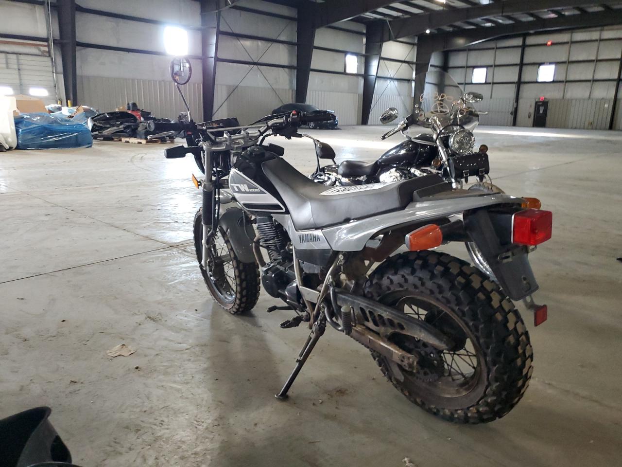 Obraz 3 z 2023 YAMAHA TW200  2023 z VIN JYA3AWE0XPA180819