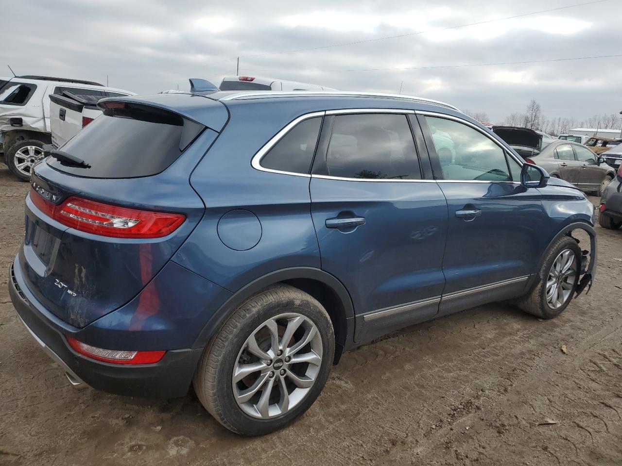 Image 3 of 2018 LINCOLN MKC SELECT 2018 with VIN 5LMCJ2D92JUL04304