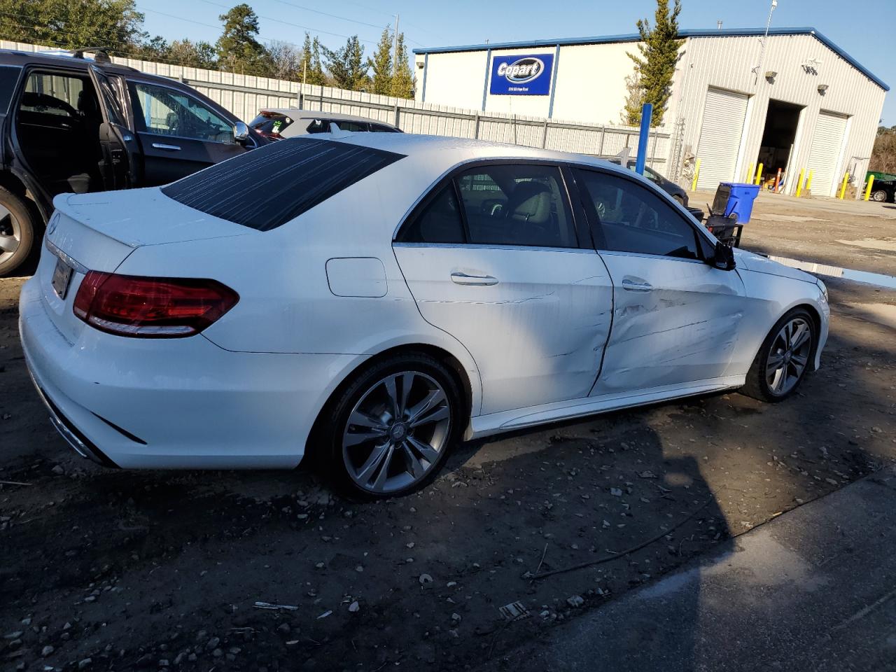 Изображение 3 2014 MERCEDES-BENZ E 350 2014 с VIN WDDHF5KB5EB002325