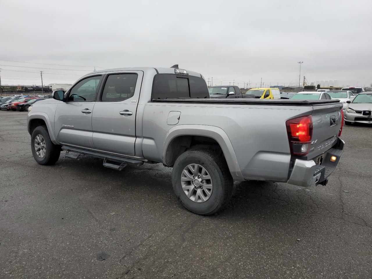 Image 2 of 2019 TOYOTA TACOMA DOUBLE CAB 2019 with VIN 3TMDZ5BN6KM069112