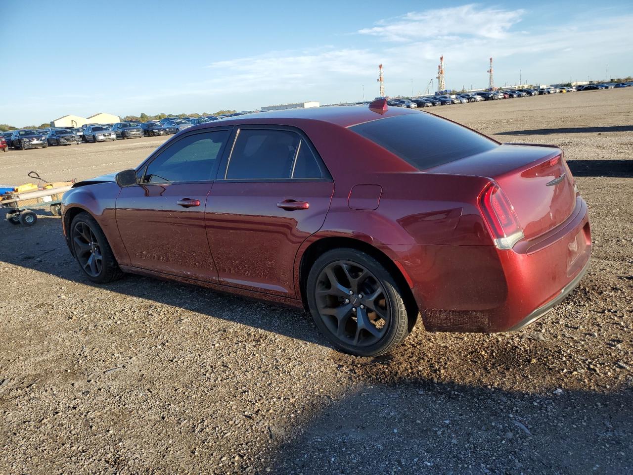 Obraz 2 z 2020 CHRYSLER 300 TOURING 2020 z VIN 2C3CCAAGXLH193915