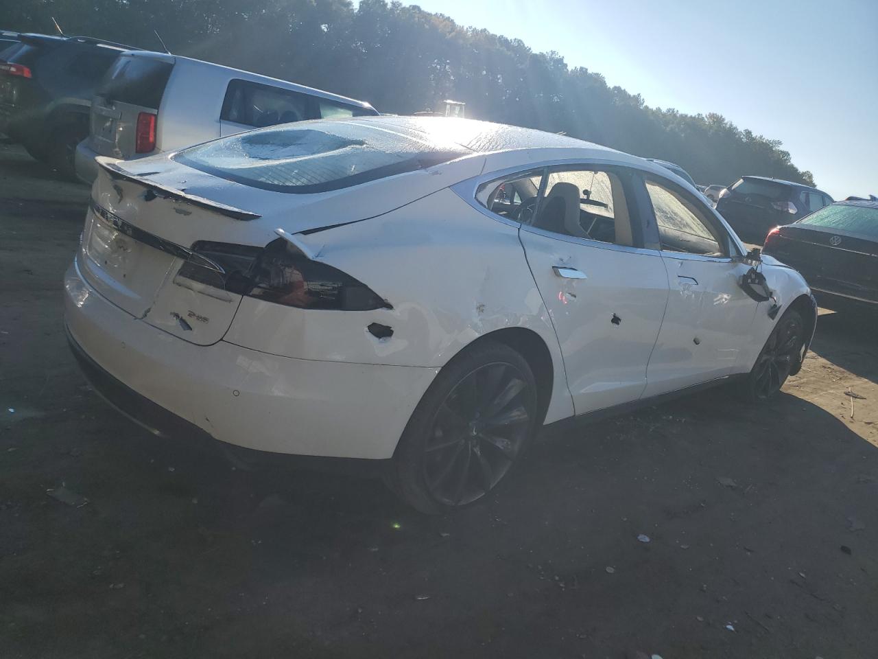 Изображение 3 2013 TESLA MODEL S  2013 с VIN 5YJSA1CP6DFP26943