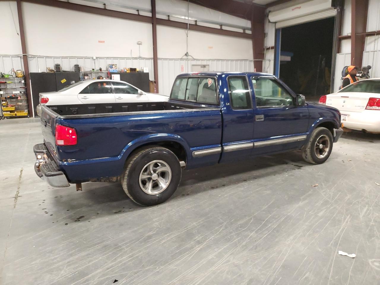 Image 3 of 2003 CHEVROLET S TRUCK S10 2003 with VIN 1GCCS19X238156544