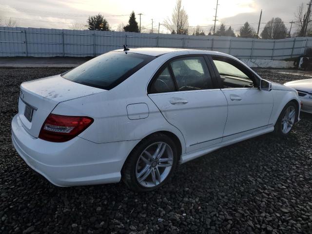 Obraz 3 z 2013 MERCEDES-BENZ C 250 2013 z VIN WDDGF4HB1DA871702