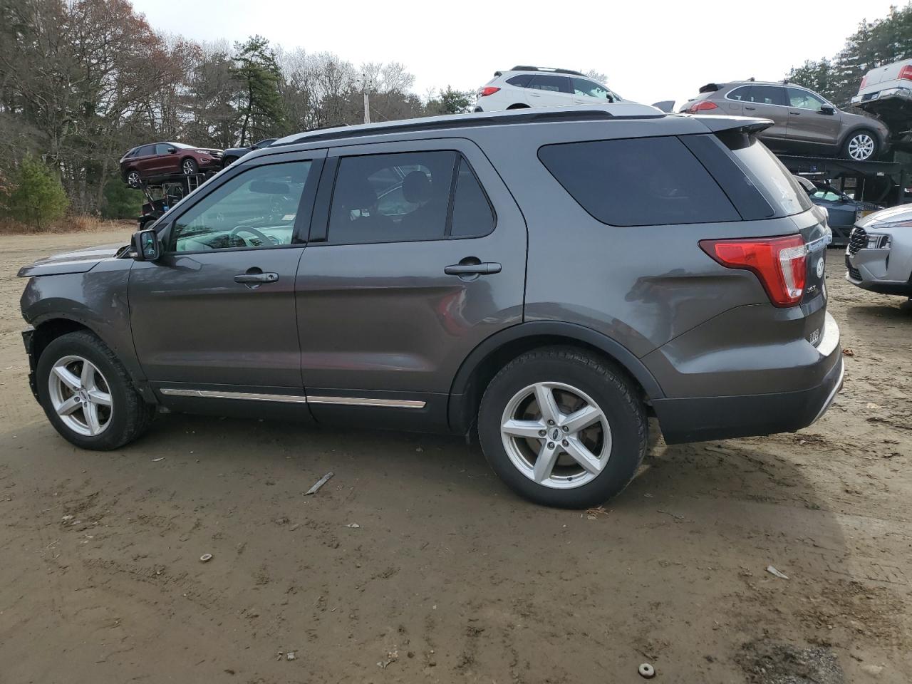 Image 2 of 2016 FORD EXPLORER XLT 2016 with VIN 1FM5K8D86GGA92646